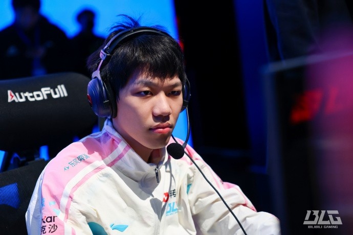 BLG发布对阵JDG赛后返图：找出问题，及时调整！
